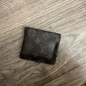 Men’s LV Wallet (Vintage Condition)